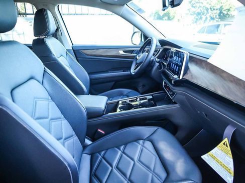 New 2026 Volkswagen Atlas SE image 27