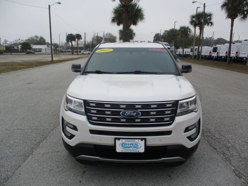 Used 2017 Ford Explorer XLT w/ Equipment Group 202A image 2