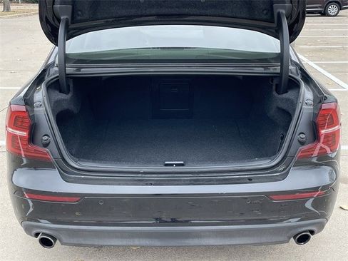 Used 2020 Volvo S60 T5 Momentum image 27