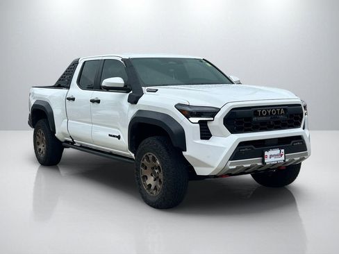Used 2025 Toyota Tacoma 4x4 Double Cab Hybrid image 3