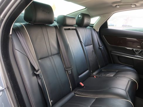 Used 2016 Jaguar XJ Supercharged image 43