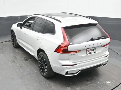New 2026 Volvo XC60 T8 Ultra w/ Climate Package AWD/4WD image 36