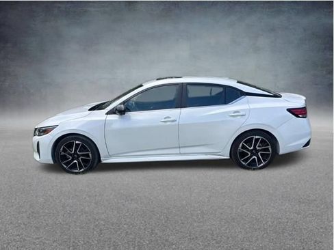 Used 2024 Nissan Sentra SR w/ SR Premium Package FWD image 8