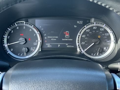 Used 2023 Toyota Highlander XLE FWD image 22