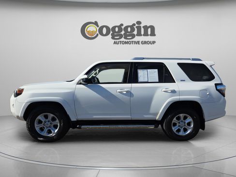 Used 2015 Toyota 4Runner SR5 image 3