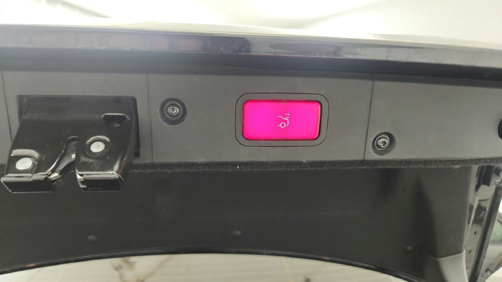 Used 2005 Mercedes-Benz E 55 AMG Sedan image 59