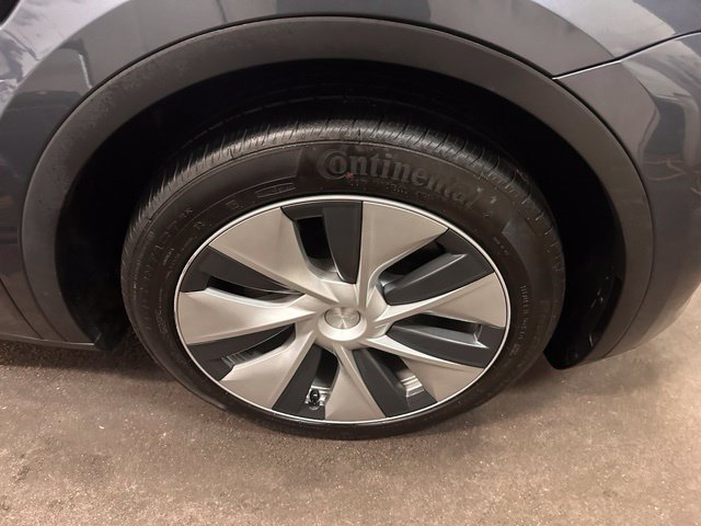 Used 2023 Tesla Model Y Long Range AWD/4WD image 14