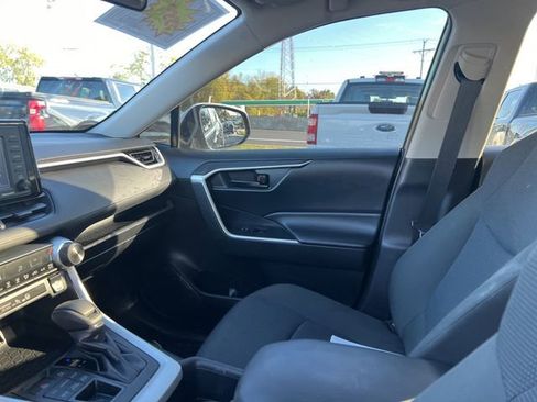 Used 2022 Toyota RAV4 LE image 36