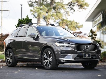 Used 2022 Volvo XC60 B5 Inscription w/ Advanced Package