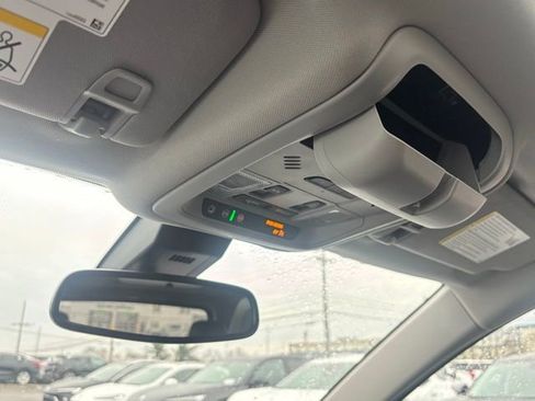 Certified 2023 GMC Terrain SLT w/ Infotainment Package II image 31