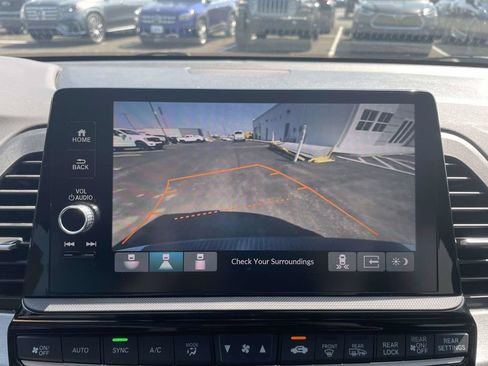 Used 2025 Honda Odyssey Touring image 20