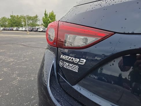 Used 2018 MAZDA MAZDA3 Grand Touring w/ Premium Equipment Package FWD image 8