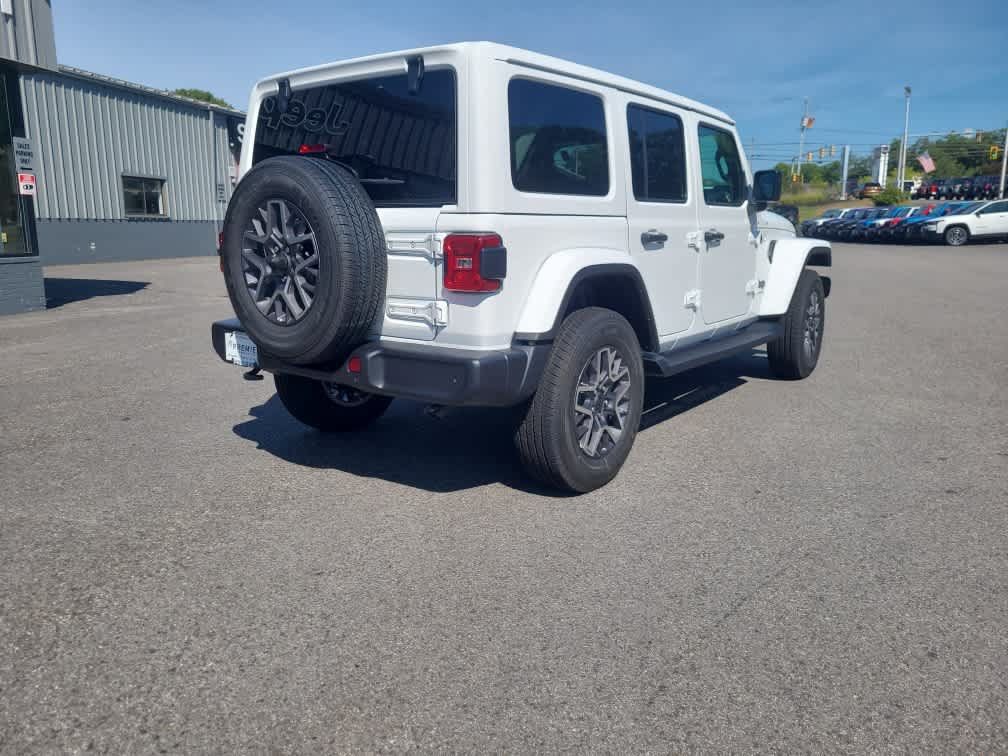 New 2026 Jeep Wrangler Unlimited Sahara AWD/4WD image 6