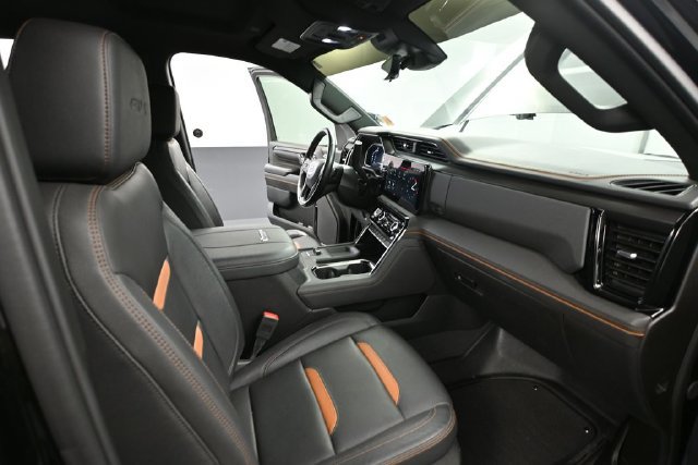 Used 2024 GMC Sierra 2500 AT4 w/ Technology Package AWD/4WD image 42