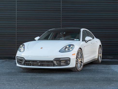 Certified 2023 Porsche Panamera 4 Platinum Edition image 1