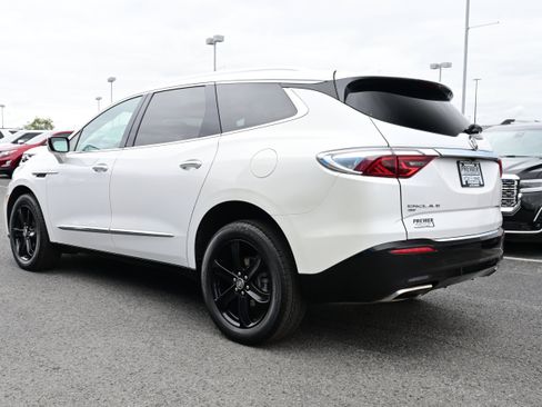 Used 2023 Buick Enclave Essence w/ Experience Buick Package image 6