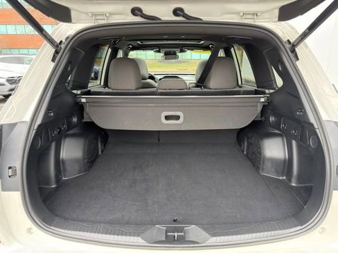 Used 2025 Subaru Forester Premium AWD/4WD image 21