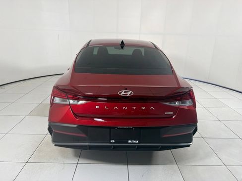 Certified 2025 Hyundai Elantra Hybrid FWD image 6