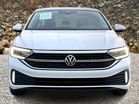 Used 2022 Volkswagen Jetta SEL image 3