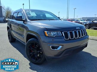 Used 2018 Jeep Grand Cherokee Laredo video 1