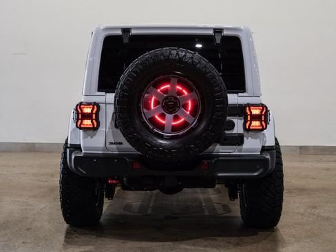 Used 2023 Jeep Wrangler Unlimited Rubicon AWD/4WD image 10