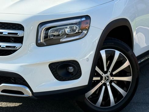Used 2022 Mercedes-Benz GLB 250 w/ Premium Package Lite image 3