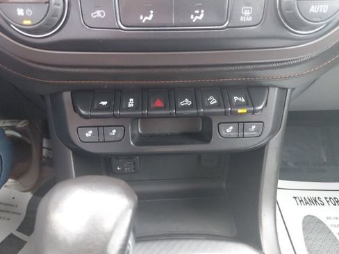 Used 2022 GMC Canyon AT4 w/ Trailering Package AWD/4WD image 20