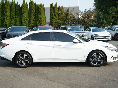 Certified 2021 Hyundai Elantra Limited w/ Cargo Package FWD image 5