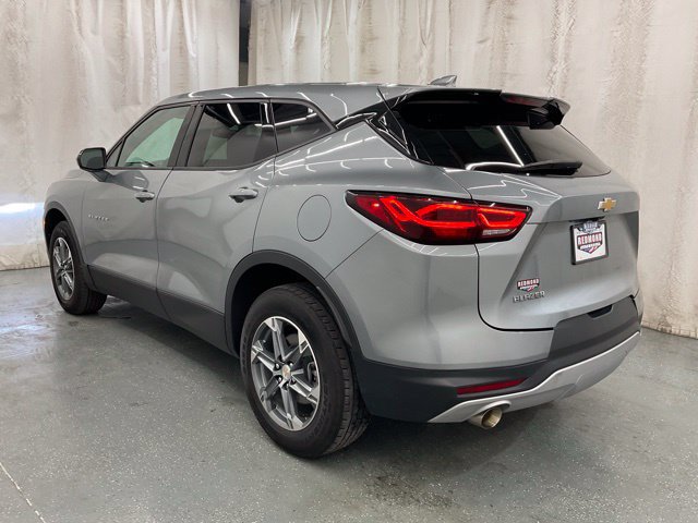 Used 2025 Chevrolet Blazer LT FWD image 5