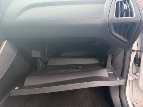 Used 2015 Ford Focus Titanium FWD image 18