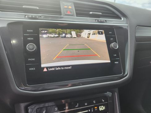 Used 2022 Volkswagen Tiguan SEL R-Line image 33