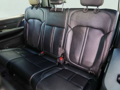 Used 2022 Jeep Wagoneer Series II RWD image 29