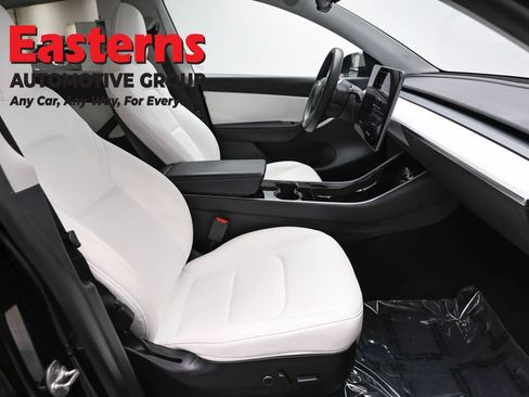 Used 2021 Tesla Model Y Long Range AWD/4WD image 18