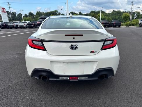 Used 2023 Toyota GR86 Premium w/ ALL Weather Mat Package (TMS) RWD image 6