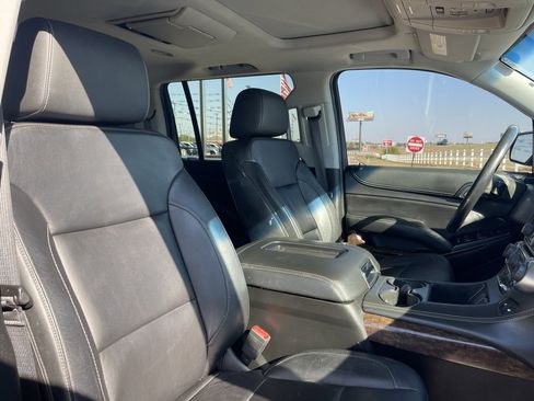 Used 2018 Chevrolet Suburban LT image 13