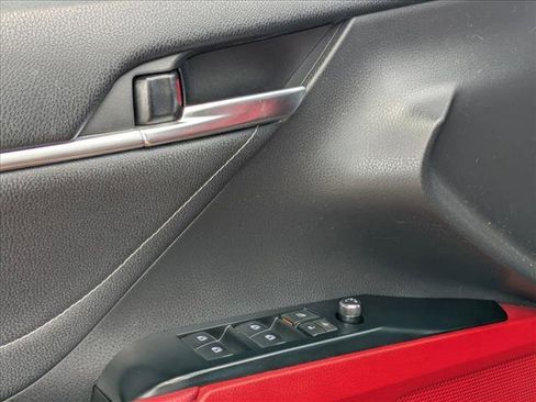 Used 2018 Toyota Camry XSE FWD image 2