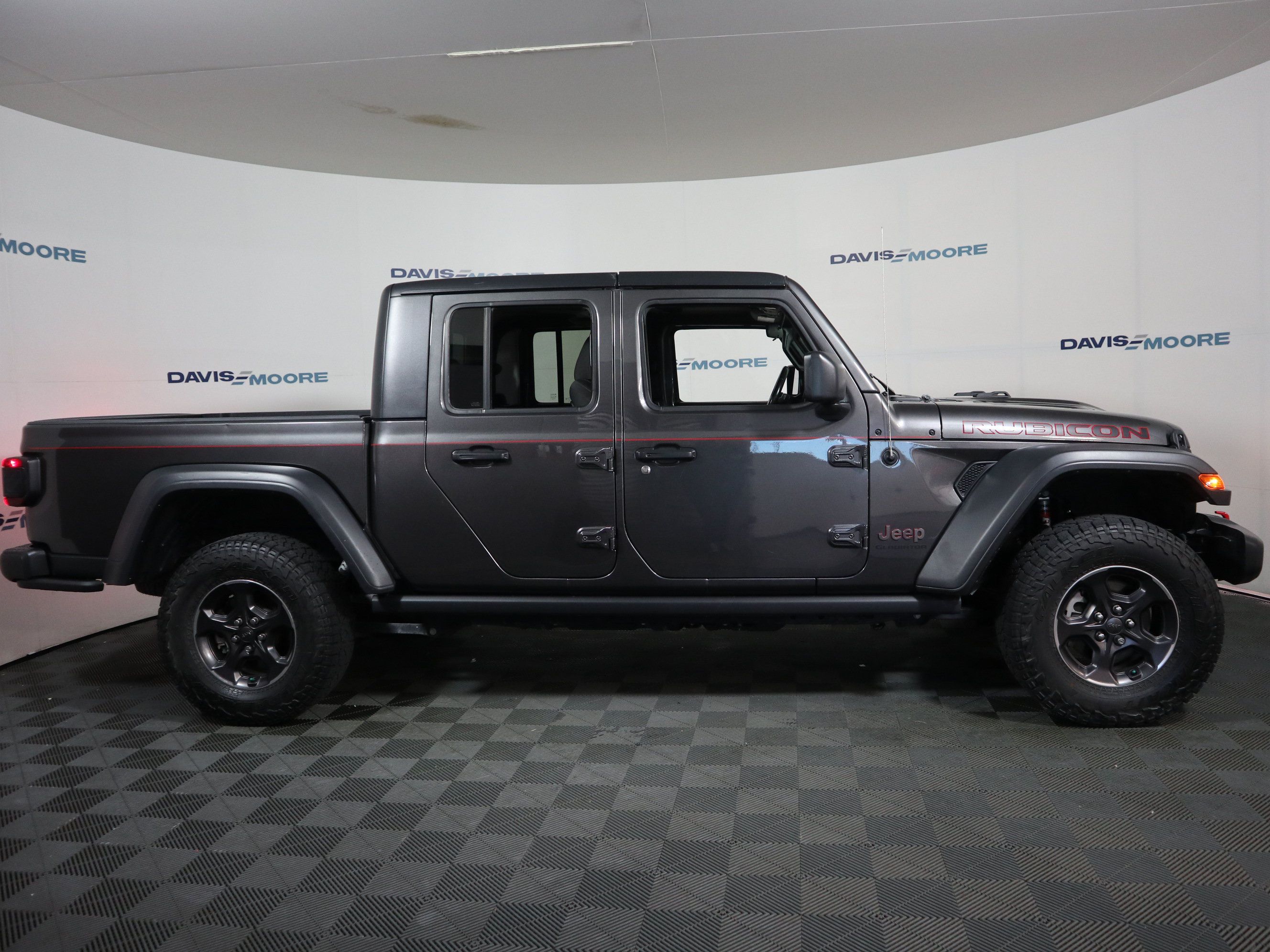 Used 2021 Jeep Gladiator Rubicon w/ Cold Weather Group AWD/4WD image 4