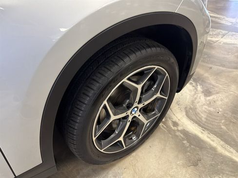 Used 2017 BMW X1 xDrive28i AWD/4WD image 9