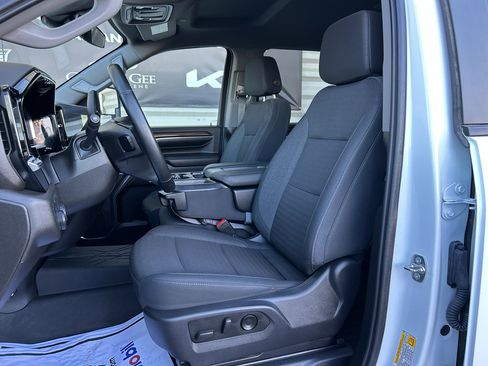 Used 2024 Chevrolet Silverado 3500 LT image 11