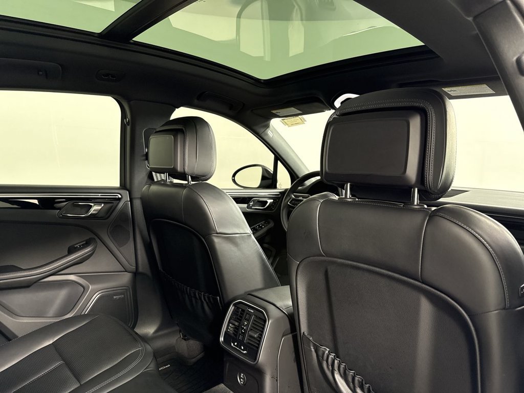 Certified 2024 Porsche Macan w/ Premium Plus Package AWD/4WD image 24