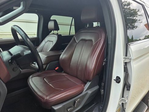 Used 2023 Ford Expedition Limited AWD/4WD image 14
