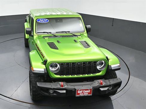 Used 2025 Jeep Gladiator Rubicon AWD/4WD image 35
