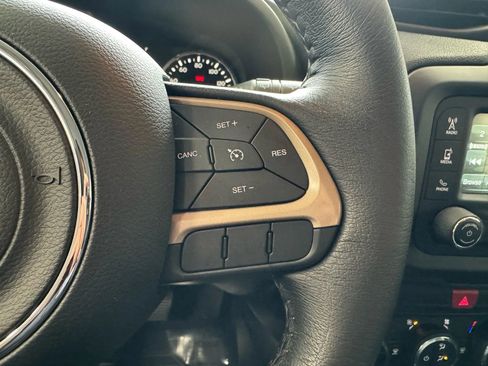 Used 2017 Jeep Renegade Latitude w/ Popular Equipment Group image 35