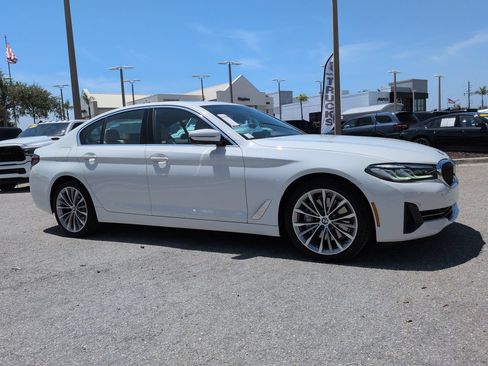 Used 2023 BMW 540i w/ Premium Package RWD image 2