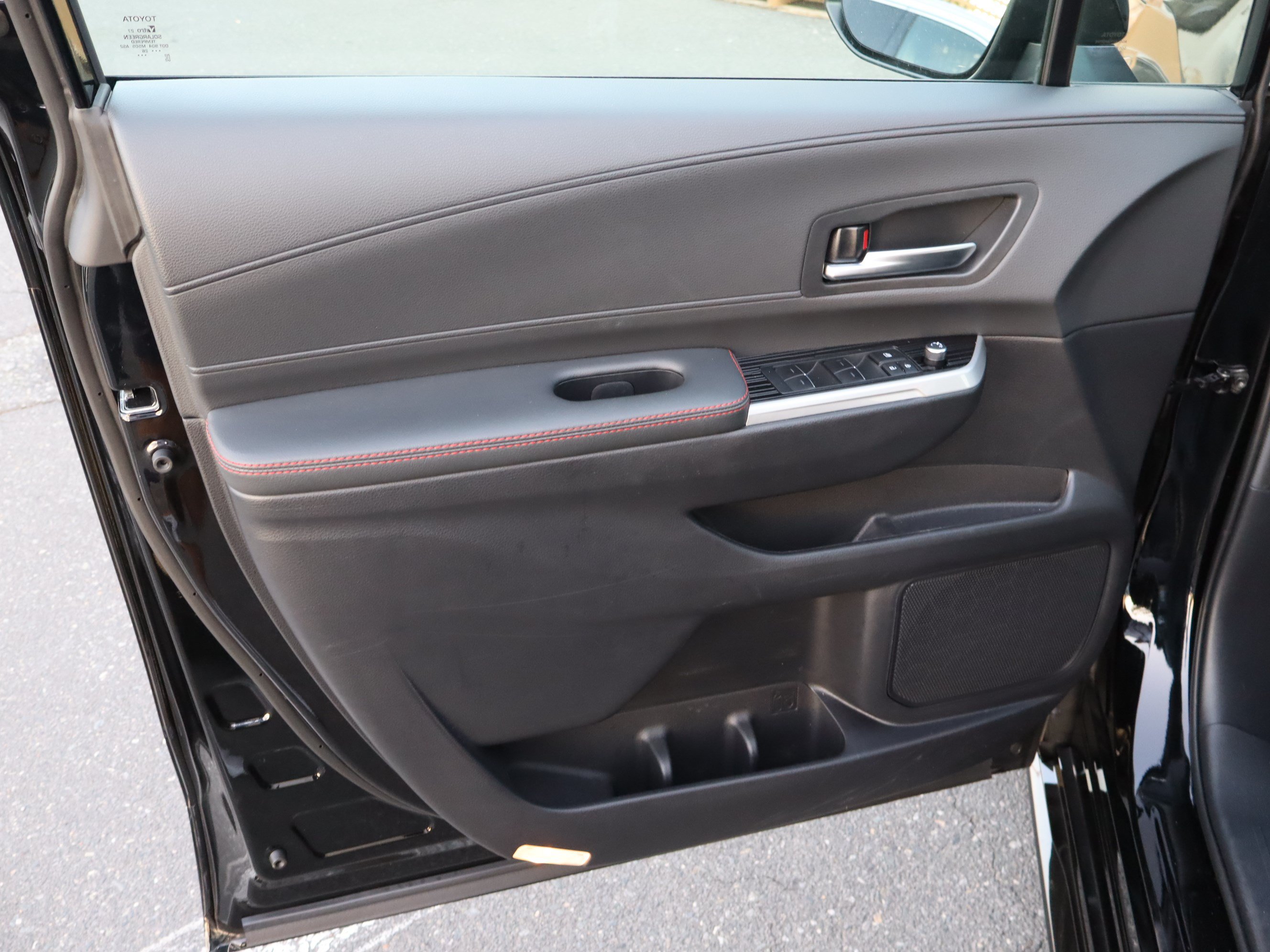 Used 2026 Toyota Sienna XSE FWD image 15