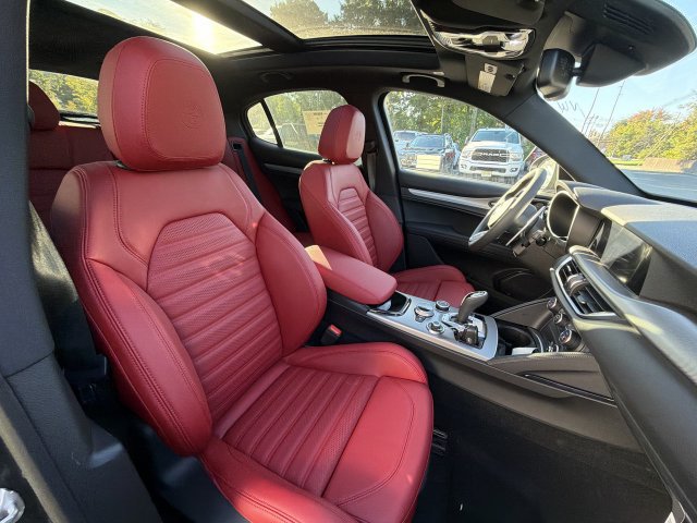 New 2026 Alfa Romeo Stelvio Sprint w/ Convenience Package AWD/4WD image 15