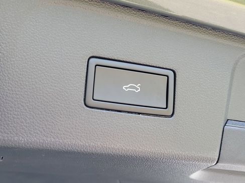 New 2026 Volkswagen Atlas SE FWD image 7