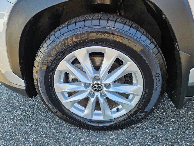 Used 2026 Toyota Corolla Cross LE AWD/4WD image 10