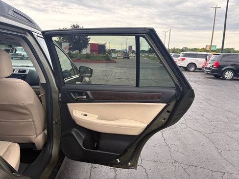 Used 2017 Subaru Outback 2.5i Limited AWD/4WD image 20