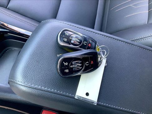 Used 2025 Buick Envista Avenir FWD image 8